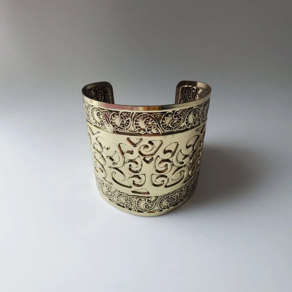Estruscan Goddess Style Cuff Bangle Bracelet Rustic Gold tone & Black Textured - Picture 2 of 11